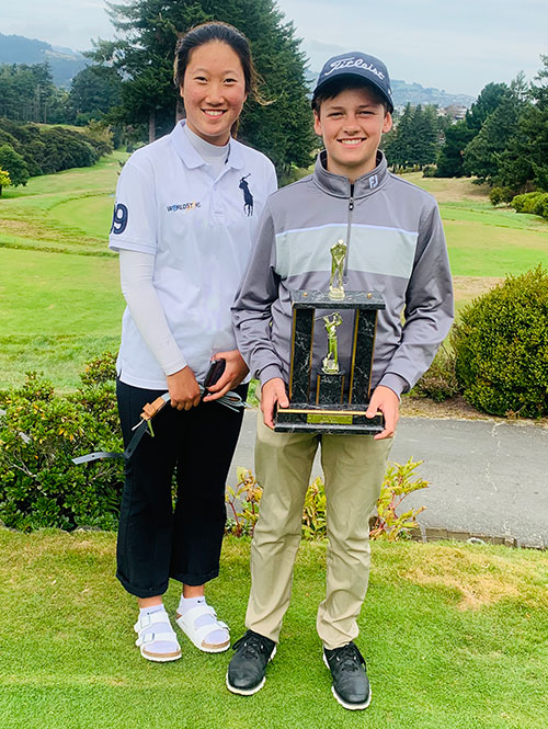 Wakatipu Junior Golf Club players Sumin Kang(left) and Jan Ebbinge.