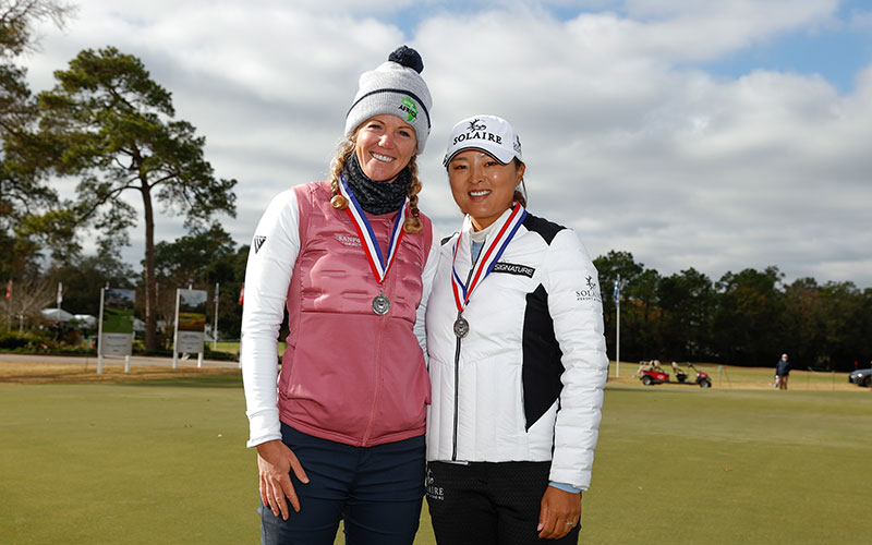 Amy Olson (L) and Jin Young Ko (R) pose after finishing tied for second place at the 2020 U.S. Women's Open at Champions Golf Club (Cypress Creek Course) in Houston, Texas on Monday, Dec. 14, 2020. (Chris Keane/USGA)