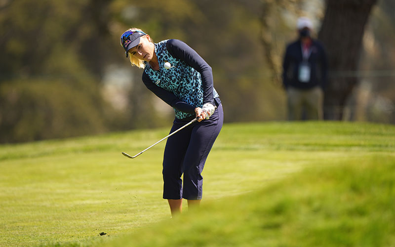 Lexi Thompson hits a pitch shot during the final round at the 2021 U.S. Women's Open at The Olympic Club in San Francisco, Calif. on Sunday, June 6, 2021. (Darren Carroll/USGA)