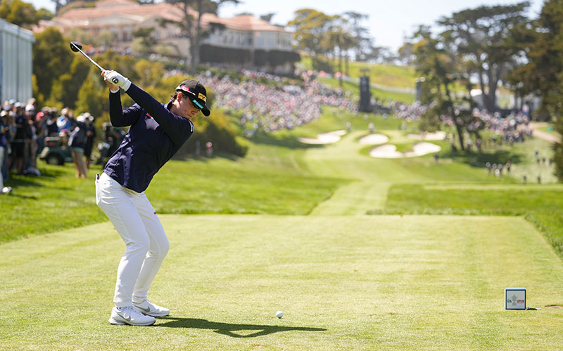 Yuka Saso plays her tee shot on the 18th hole during the final round at the 2021 U.S. Women's Open at The Olympic Club in San Francisco, Calif. on Sunday, June 6, 2021. (Darren Carroll/USGA)